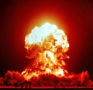 Mastval fireballs | मस्तवाल अण्वस्रधाऱ्यांची दांडगाई Mastval fireballs | मस्तवाल अण्वस्रधाऱ्यांची दांडगाई