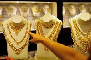 Tightness of the beauty of gold! | अक्षय्य तृतीयेमुळे सोन्याला झळाळी! Tightness of the beauty of gold! | अक्षय्य तृतीयेमुळे सोन्याला झळाळी!