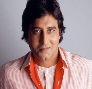 Vinod Khanna merged with Panchayat | विनोद खन्ना पंचत्वात विलीन