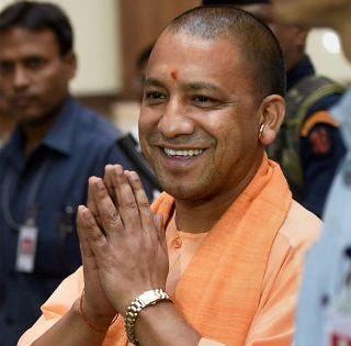 Yogi hit the hairdresser, a strange order for school students | योगी हेअरकट मारा, शाळेचा विद्यार्थ्यांना अजब आदेश