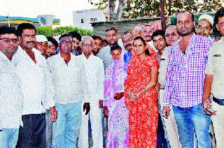 The name of the people of Nagpur | नागपूरच्या गतीमंद महिलेला नामपूरवासियांचा आधार The name of the people of Nagpur | नागपूरच्या गतीमंद महिलेला नामपूरवासियांचा आधार