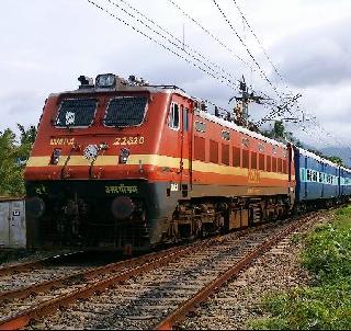 5 thousand punishments have been ordered by the Railway not to rise from sleep | झोपेतून उठवले नाही म्हणून रेल्वेला ठोठावला 5 हजाराचा दंड