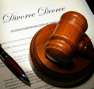 This is the first time! Court gave divorce from Skype | हे असं पहिल्यांदाच ! न्यायालयाने Skype वरुन दिला घटस्फोट