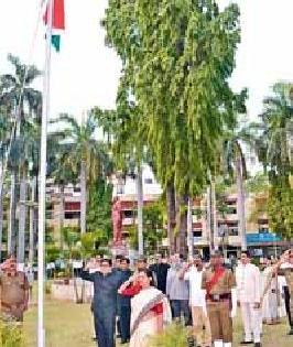 Mantap will hoist the flag at the hands of the mayor | मनपात महापौरांच्या हस्ते ध्वजारोहण