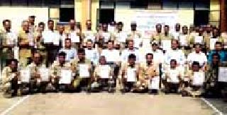 34 meritorious employees felicitate | ३४ गुणवंत कर्मचाऱ्यांचा सत्कार