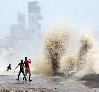 18 days of monsoon danger | पावसाळ्यातील १८ दिवस धोक्याचे