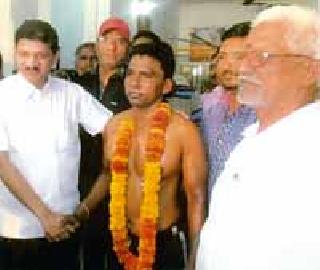 Purushottam's world record | पुरूषोत्तमचा विश्वविक्रम Purushottam's world record | पुरूषोत्तमचा विश्वविक्रम
