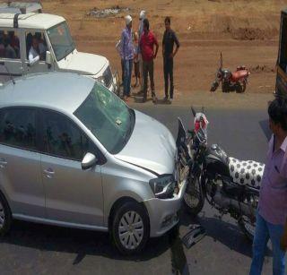 In the car and bike accident, on the spot of death of son-in-law, Javai was injured | कार व दुचाकीच्या अपघातात सासूचा जागीच मृत्यू तर जावई जबर जखमी