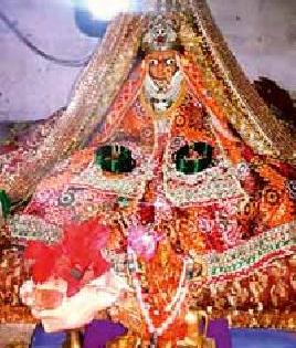 Lottangan, lemon slices and animal sacrifice | लोटांगण, लिंबूचे काप अन् पशुंचे बळी