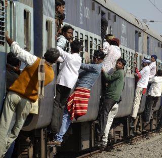 The possibility of increasing the Railway ticket by 10% | रेल्वे तिकीटात 10 टक्क्यांनी वाढ होण्याची शक्यता