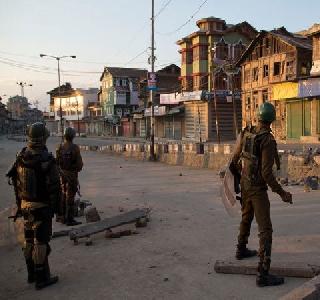 Discussion about Kashmir, no politics | काश्मीरबाबत चर्चा हवी, राजकारण नको Discussion about Kashmir, no politics | काश्मीरबाबत चर्चा हवी, राजकारण नको