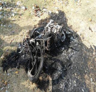 Busted bicycle again | भुसावळात पुन्हा जाळली दुचाकी