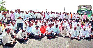 Stop the way for Palkhed water | पालखेडच्या पाण्यासाठी रास्ता रोको