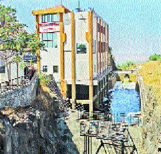 Farmers' agitation for Purandar Bay water | पुरंदर उपसाच्या पाण्यासाठी शेतकऱ्यांची धडपड