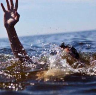 Aurangabad: The dead bodies of three children found in the pajar lake | औरंगाबाद: बेपत्ता तीन मुलांचे मृतदेह पाझर तलावात आढळले Aurangabad: The dead bodies of three children found in the pajar lake | औरंगाबाद: बेपत्ता तीन मुलांचे मृतदेह पाझर तलावात आढळले