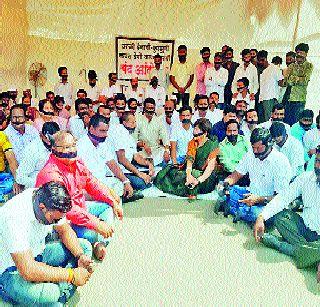 Disregard the administration of garbage | कचराप्रश्नी प्रशासनाचे दुर्लक्ष Disregard the administration of garbage | कचराप्रश्नी प्रशासनाचे दुर्लक्ष