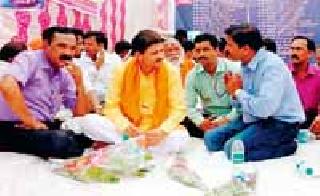 Society should be ready for social change | सामाजिक परिवर्तनासाठी समाजबांधवांनी सज्ज राहावे Society should be ready for social change | सामाजिक परिवर्तनासाठी समाजबांधवांनी सज्ज राहावे