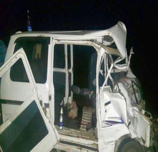 Three killed and three injured in accident near Sakri | साक्रीजवळ अपघात तीन ठार, तीन जखमी