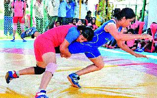 Waiting for women's wrestling female audience | महिलांच्या कुस्तीला महिला प्रेक्षकांची प्रतीक्षा