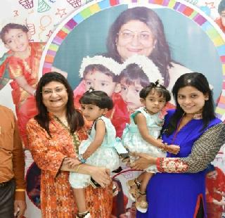 Wadia hospital celebrates Riddhi-Siddhi fourth birthday | वाडिया रुग्णालयाने साजरा केला रिद्धी-सिद्धीचा चौथा वाढदिवस