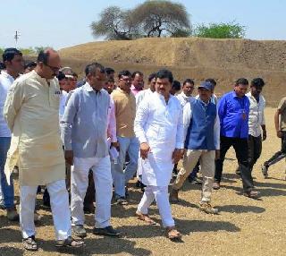 Launch of sludge dam, slurry shovel scheme | गाळमुक्त धरण, गाळयुक्त शिवार योजनेचा शुभारंभ