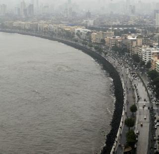 Center clears Mumbai coastal road | मुंबईतल्या कोस्टल रोडला केंद्राची मंजुरी