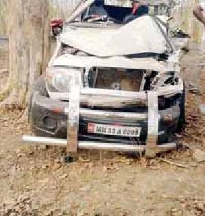 Bolero blasted the tree, four injured and two serious | बोलेरो झाडाला धडकली, चार जखमी, दोन गंभीर Bolero blasted the tree, four injured and two serious | बोलेरो झाडाला धडकली, चार जखमी, दोन गंभीर