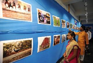 The start of the exhibition of Government Polytechnic students | शासकीय तंत्रनिकेतन विद्यार्थ्यांच्या छायाचित्र प्रदर्शनास प्रारंभ