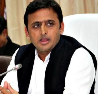 Nobody dies in Gujarat: Akhilesh | गुजरातचा कोणीच का शहीद होत नाही : अखिलेश