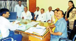 Representation to the District Collector of Buddhist Mahasabha | बौद्ध महासभेचे जिल्हाधिकाऱ्यांना निवेदन Representation to the District Collector of Buddhist Mahasabha | बौद्ध महासभेचे जिल्हाधिकाऱ्यांना निवेदन