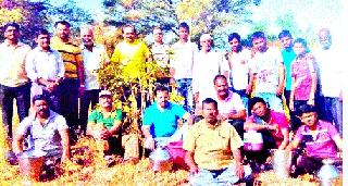 'Base' fulfilling the resolution of 100 trees | शंभर वृक्षलागवडीचा संकल्प पूर्ण करतेय ‘आधार’