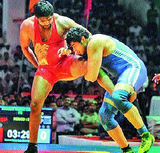 Sumit won silver with silver | सुमितने जिंकले रौप्य