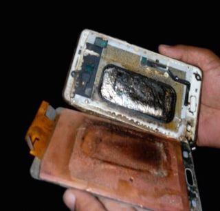 Samsung mobile explosion, one injured | सॅमसंग मोबाइलचा स्फोट, एक जण जखमी