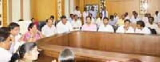 City cleanliness review from Mayor | महापौरांकडून शहर स्वच्छतेचा आढावा City cleanliness review from Mayor | महापौरांकडून शहर स्वच्छतेचा आढावा