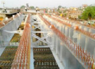 Due to the completion of the well-known Railway Flyover | बहुप्रतिक्षित रेल्वे उड्डाणपुलाच्या पूर्णत्वाचा मार्ग मोकळा