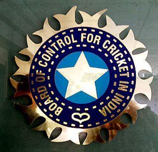 Notice to BCCI after IPL matches | आयपीएलच्या मुंबई सामन्यानंतर बीसीसीआयला नोटीस