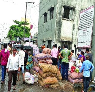 Turnover of 50 lakhs from unauthorized business | अनधिकृत व्यवसायातून ५० लाखांची उलाढाल