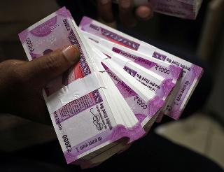 Two crores of rupees fall in Saibaba credit society; Manager, Cashier on Offense | साईबाबा पतसंस्थेत दोन कोटींचा अपहार; व्यवस्थापक, कॅशियरवर गुन्हा