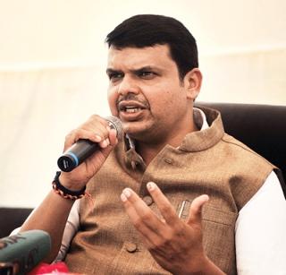 Fadnavis will take action against Sangli Municipal Corporation scam | सांगली महापालिकेतील घोटाळ्यांबाबत कारवाई करणार- फडणवीस