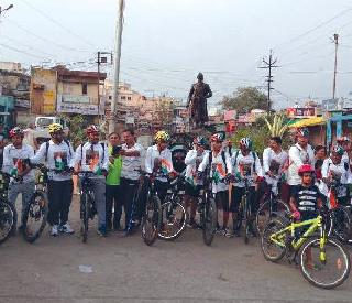 Now the cyclists 'Washim to Kashmir' war for public awareness! | जनजागृतीसाठी आता सायकलस्वारांची ‘वाशिम ते काश्मीर’ वारी!