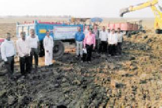 Muds to be removed from 400 ponds in the district | जिल्ह्यातील ४०० तलावांतून काढणार गाळ