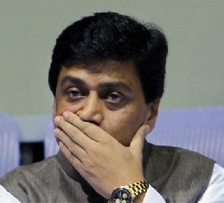 Ashok Chavan's tongue collapses, demons take "their own language" news | अशोक चव्हाणांची जीभ घसरली, दानवेंचा "त्यांच्याच" भाषेत घेतला समाचार