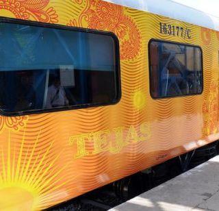 Mumbai to Goa is now auspicious, finally the Tejas ran! | मुंबई टू गोवा आता सुसाट, अखेर तेजस धावली!