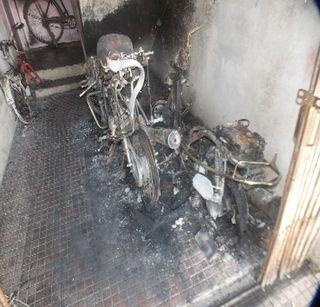 Two bikes were burnt again in the past | भुसावळात पुन्हा दोन दुचाकी जाळल्या