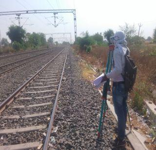 Bhusawal - Itarsi III: Survey of this and fourth train survey | भुसावळ - इटारसी तिस:या व चौथ्या रेल्वेमागार्चे सव्रेक्षण सुरू