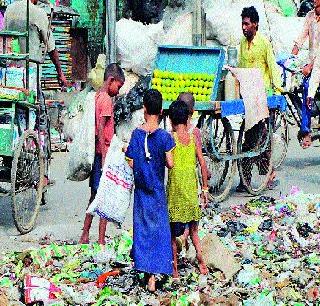 Finding the bread for the moon seekers | भाकरीचा चंद्र शोधणाऱ्यांची परवड