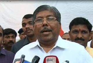 Roshan Beg's statement unanswered: Chandrakant Patil | रोशन बेग यांचे विधान असंसदीय : चंद्रकांत पाटील