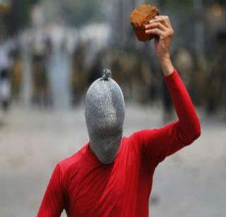 साक्रीनाका परिसरात दगडफेक