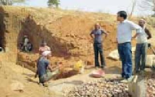 Surveying the work of Mama Lake | मामा तलावाच्या कामाची पाहणी