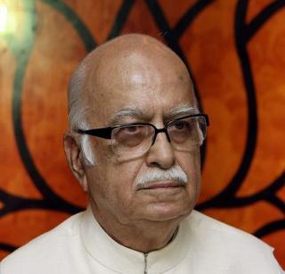 Advani, Joshi, Umesh to appear before the court in Babri case | बाबरी प्रकरणी अडवाणी, जोशी, उमांना कोर्टात हजर राहण्याचे आदेश